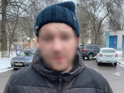 В Краснояружском районе мужчина в балаклаве, «разыскивая солдат ВСУ», ограбил пенсионера