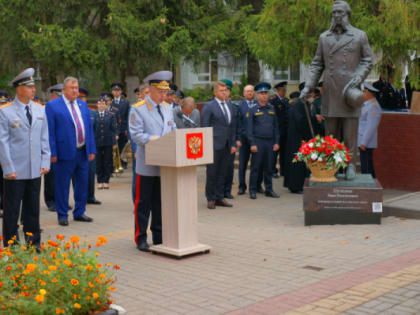 Служить России и Закону: Иван Конев поздравил курсантов БелЮИ МВД России им. И. Д. Путилина с принятием присяги