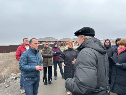 Сегодня глава администрации Старооскольского округа Владимир Жданов встретился с жителями РИЗ «Марышкин Лог»