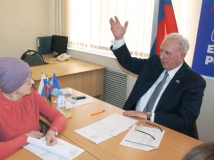 Депутаты облдумы Александр Шумейко, Игорь Закотенко и Елена Гурова провели приёмы граждан