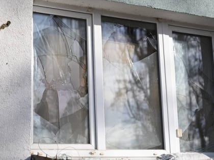 Губернатор Вячеслав Гладков поручил заменить повреждённые в результате обстрелов окна до конца текущей недели
