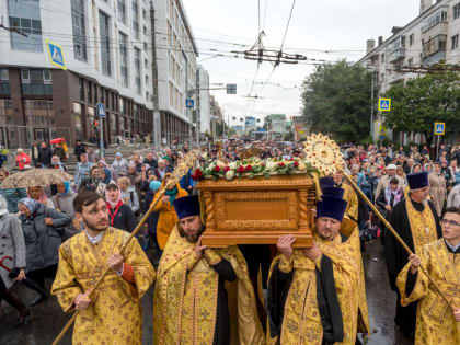 Епископ Савва вместе с духовенством Валуйской епархии принял участие в торжествах по случаю 111-й годовщины со дня прославления святителя Иоасафа, епископа Белгородского, чудотворц