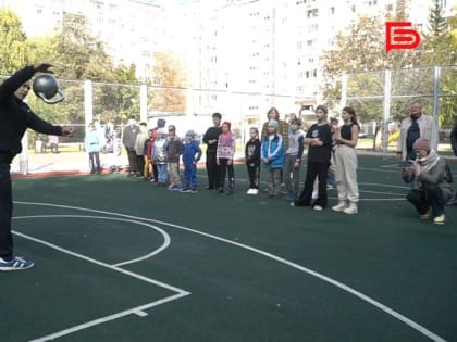 Новая спортивная площадка появилась на территории 9-го округа в Белгороде