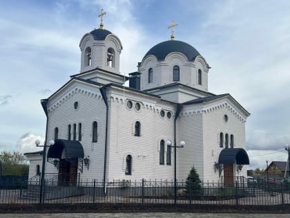 В Нижнем Ольшанце открыт храм в честь святого Димитрия Солунского