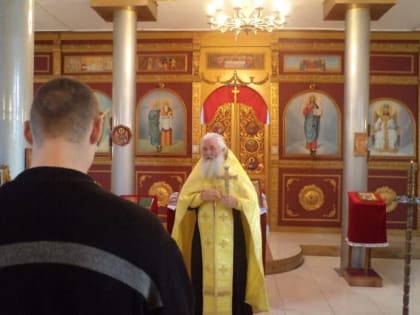 Священник совершил Божественную Литургию в храме св. вмч. Георгия Победоносца при ИК-4 г. Алексеевка