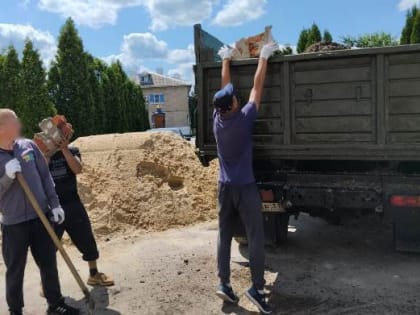 Осужденные КП-8 УФСИН России по Белгородской области приняли участие в благоустройстве территории православного храма