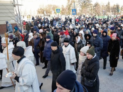 Губернатор Вячеслав Гладков вместе с белгородцами принял участие в Рождественском Крестном ходе