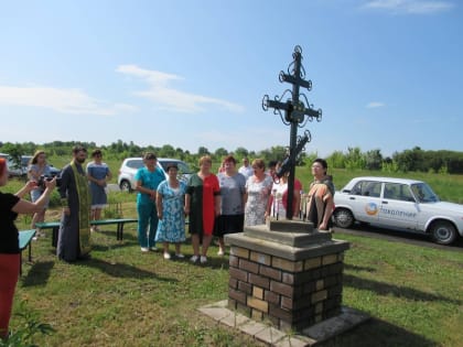 В День Святой Троицы в селе Заячье состоялась церемония открытия поклонного креста