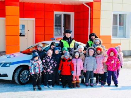 Губкинские автоинспекторы обучили дошкольников безопасному поведению на дороге