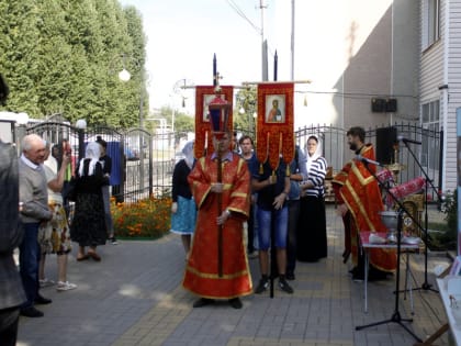 На территории храма-часовни в честь святых Флора и Лавра прошла церемония посвящения в студенты