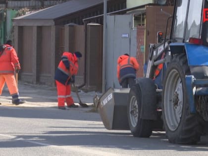 Сотрудники Белгорблагоустройства приводят город в порядок на новой технике, полученной при поддержке Вячеслава Гладкова