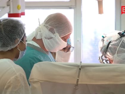 По поручению Президента России всем медработникам повысят зарплаты