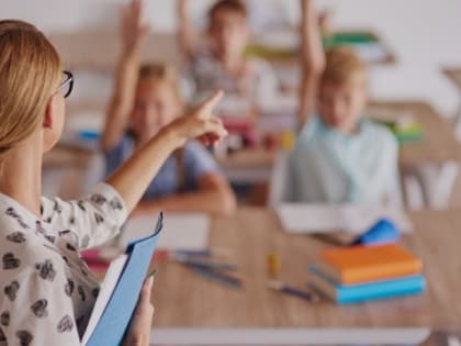 Вячеслав Гладков сообщил о возможность принять участие в конкурсе «Земский учитель»