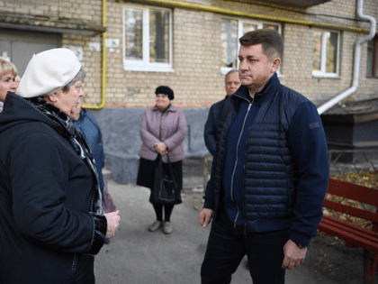 Валентин Демидов обсудил вопросы благоустройства с жителями дома № 10 по 1-му Заводскому переулку в Белгороде