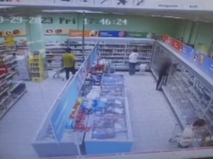 Белгородец вынес из магазина в брюках более 5 кг сыра