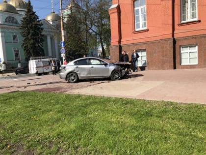 Полицейские, приехавшие на ДТП к Преображенскому собору, задержали вора, который украл деньги из храма