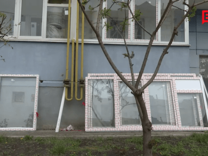 В Белгороде восстанавливают повреждённое после обстрелов жильё