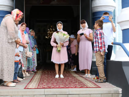 Епископ Савва совершил Божественную Литургию в храме Успения Пресвятой Богородицы поселка Волоконовка