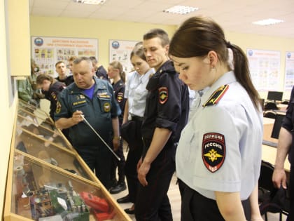 Курсанты Белгородского юридического института побывали на экскурсии в поисково-спасательной службе