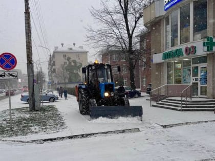 В Белгороде в уборке снега задействовано 85 единиц коммунальной техники БГБ и подрядных организаций