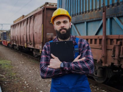 Спрос на специалистов в сфере ж/д транспорта вырос в 1,5 раза за год в РФ
