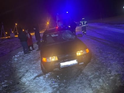 Женщину сбили на обочине дороги в Губкинском округе