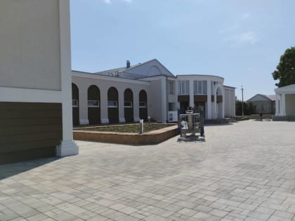 Краснояружские партийцы проверили качество ремонта Центра культурного развития