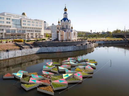 Сломанный белгородский арт-объект «Калейдоскоп» достали из реки