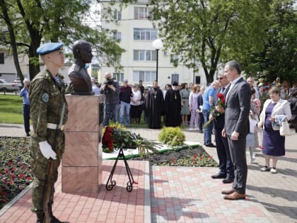 В Новооскольском городском округе увековечили память о Герое России, погибшем в СВО