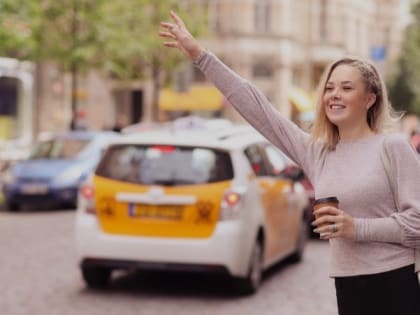 Стоимость поездки на такси достигла максимума за 10 лет в РФ