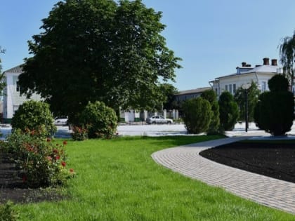 Единороссы дали высокую оценку работам по благоустройству центрального сквера Чернянки