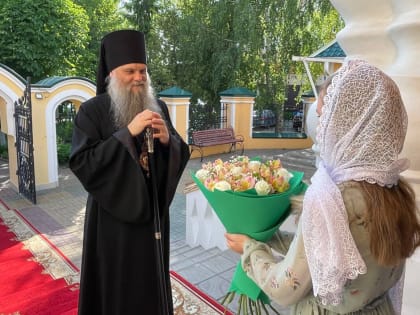 Преосвященнейший епископ Савва совершил Всенощное бдение в храме святителя Николая Чудотворца города Валуйки