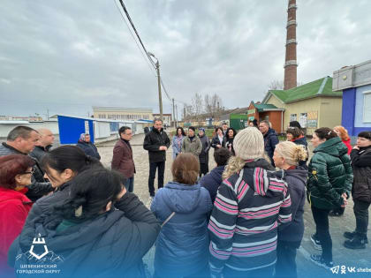 Губернатор Белгородской области Вячеслав Гладков встретился с руководством рынка и предпринимателями в городе Шебекино