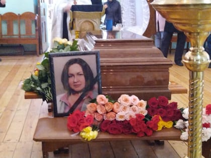 В Белгороде простились с погибшей после обстрела сотрудницей БГТУ