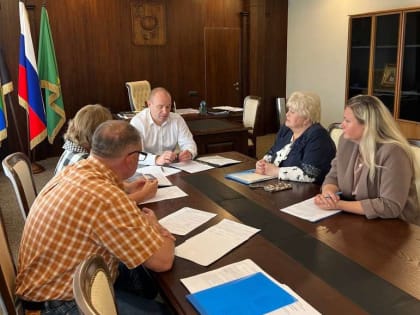 Глава администрации Алексеевского городского округа Калашников Алексей Николаевич провёл встречу с представителями филиала  Союза поддержки матерей и жён военнослужащих, принимающи