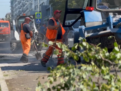 В Белгороде устраняют последствия ночного обстрела