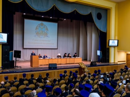 Олег Полухин приветствовал участников II съезда духовенства Белгородской митрополии