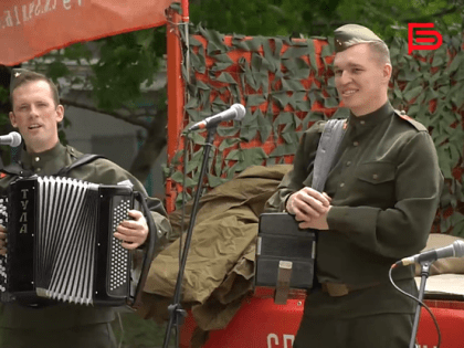 Белгородские артисты продолжают поздравлять ветеранов с наступающим Днём Победы