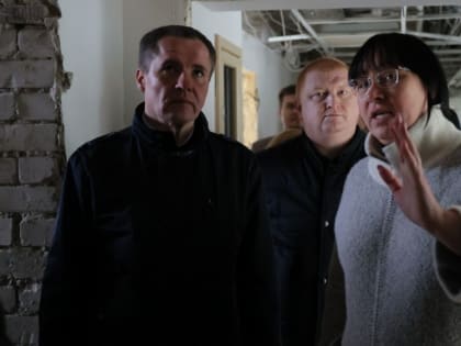 Вячеслав Гладков проинспектировал строительство и ремонт белгородских медучреждений
