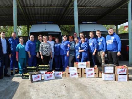 Белгородские партийцы поздравили работников скорой помощи с профессиональным праздником