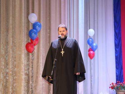 Благочинный Волоконовского округа посетил торжественное мероприятие