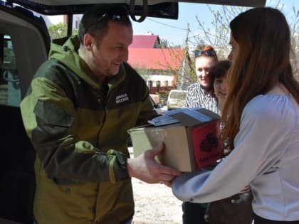 Белгородские партийцы доставили гуманитарную помощь центру помощи малоимущим и переселенцам