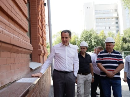 Около 300 обстрелянных домов хотят восстановить за неделю на Белгородчине