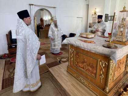Преосвященнейший епископ Савва совершил Божественную Литургию в соборе Покрова Пресвятой Богородицы города Бирюч