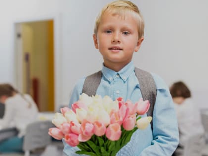 Эксперты оценили стоимость букета цветов перед 1 сентября в России