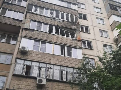 В Белгороде БПЛА самолётного типа врезался в многоквартирный дом и сдетонировал. Никто не пострадал