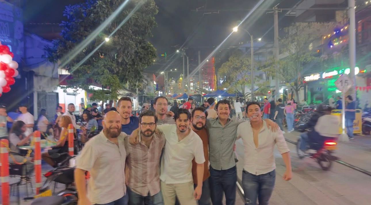 tour medellin de noche