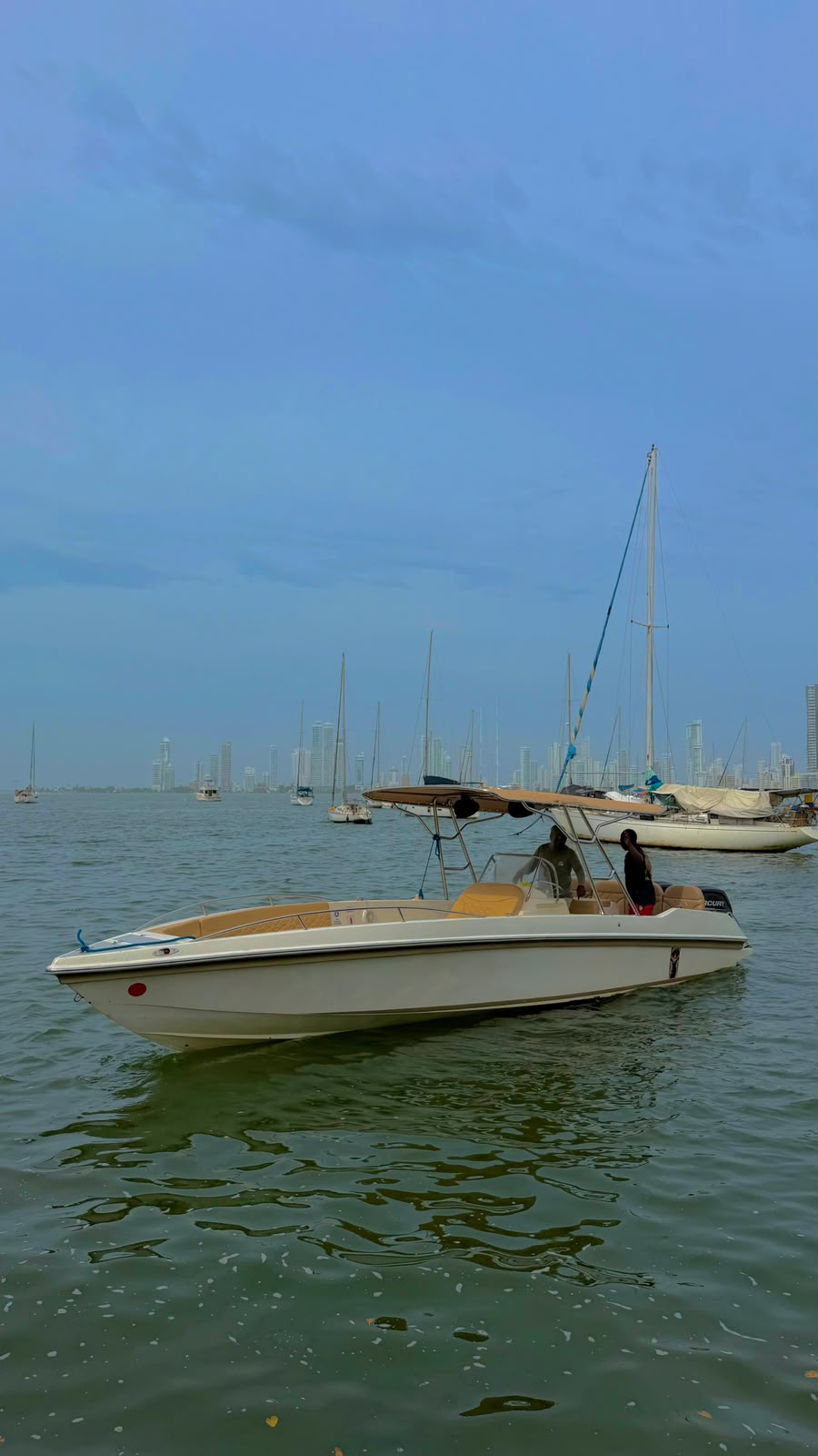 bote familiar Cartagena Bachelor Party - Despedidas de Soltero VIP