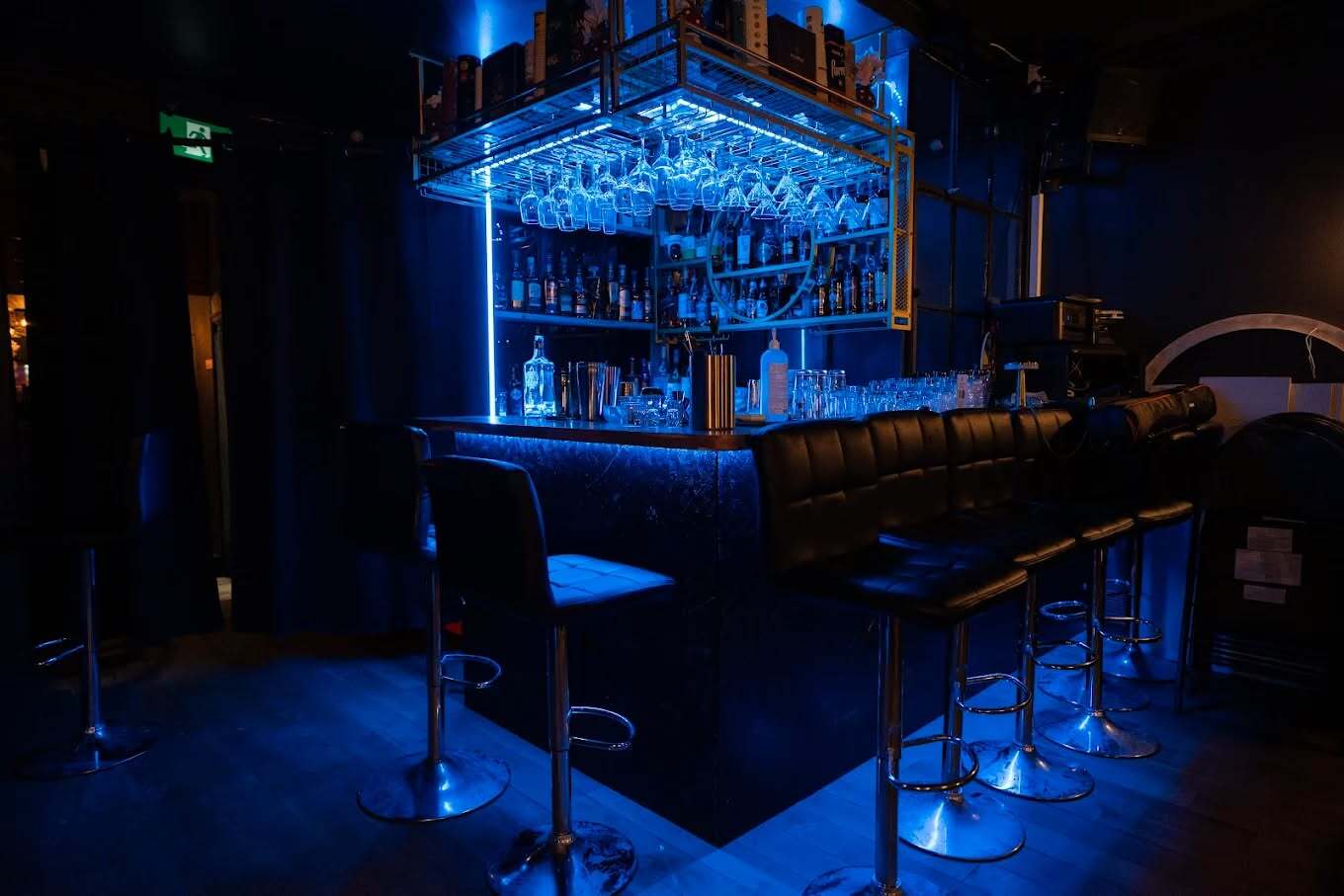 ('bar in toronto')