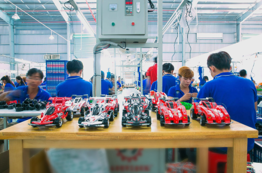 Tại một công ty sản xuất đồ chơi an toàn cho trẻ em, công ty phải chi $40000USD$ để thiết lập dây chuyền sản xuất ban đầu 1 de thi toan online